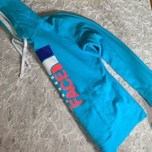Women’s Blue North Face Sweatshirt